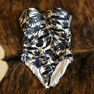 Old Navy Black and White One Piece Swimsuit